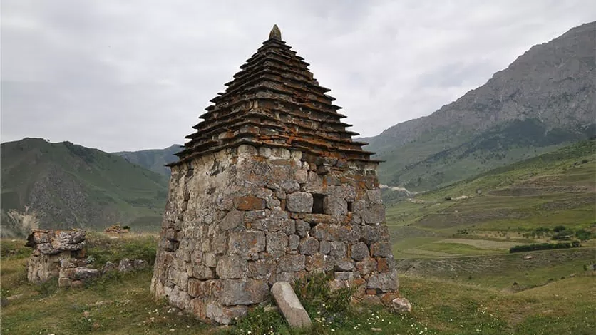 Фотография места «Склеповый некрополь с. Мизур, склепы № 1–2», 1