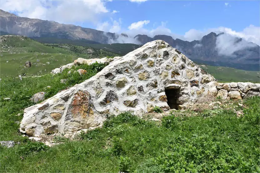 Фотография места «Склеповый некрополь с. Кумбулта, склепы № 1–3. Склеп № 3», 2