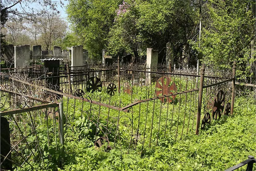 Фотография места «Могила Сосланбека Едзиева, с. Карман-Синдзикау  », 2