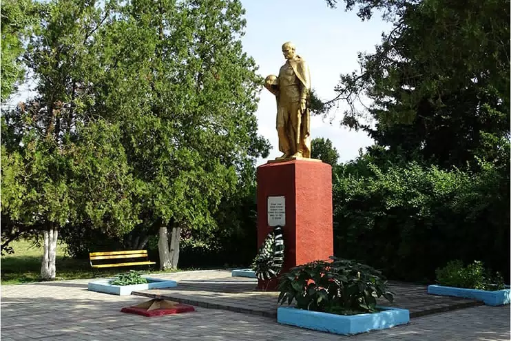 Фотография места «Мемориальный комплекс, посвященный Великой Отечественной войне, с. Веселое  », 2