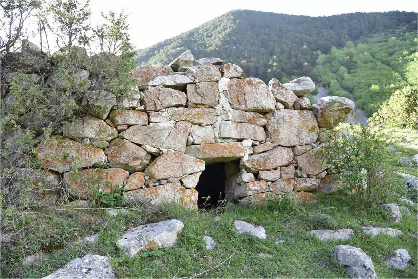 Фотография места «Склеповый некрополь с. Ахсау, склеп № 1», 2