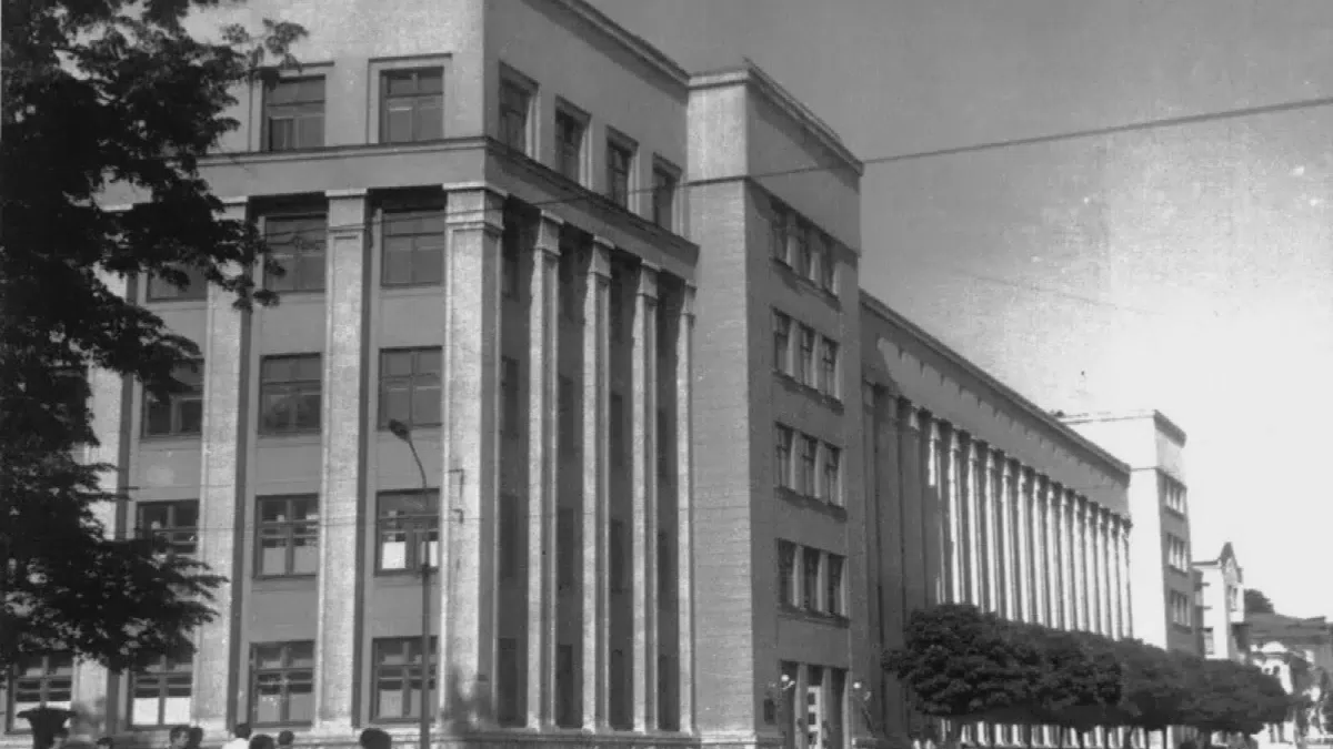 Фотография места «Здание Орджоникидзевского военного училища пограничных и внутренних войск НКВД CССР», 1