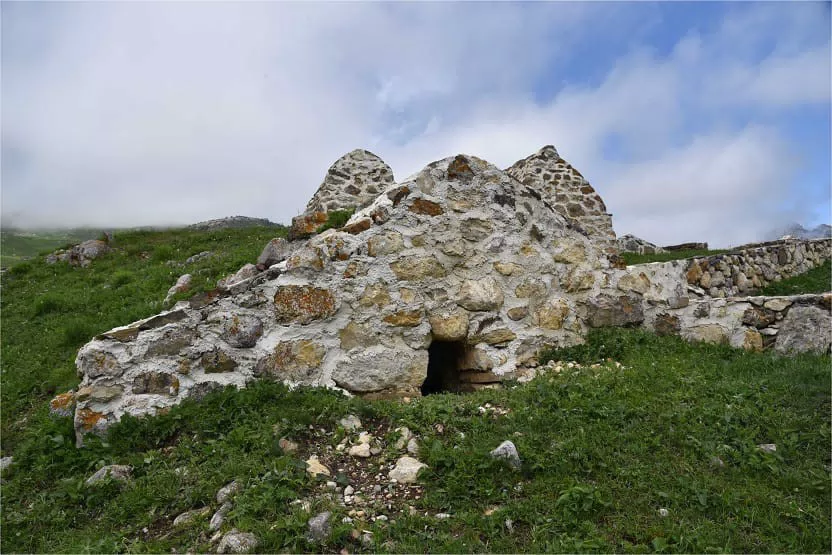 Фотография места «Склеповый некрополь с. Кумбулта, склепы № 1–3. Склеп № 2», 2
