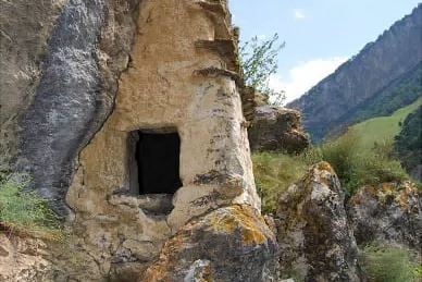 Фотография места «Склеповый некрополь с. Дзивгис, склеп № 1», 2