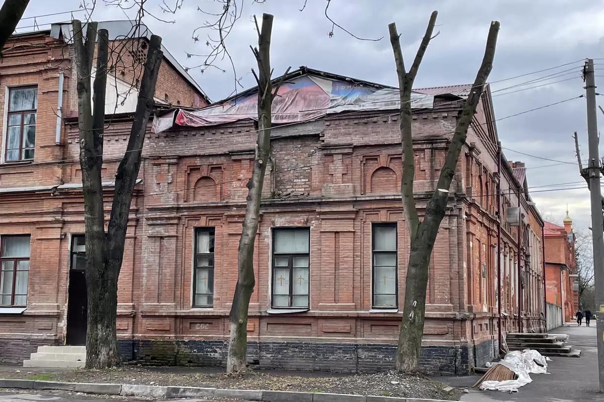 Фотография места «Владикавказское училище общества распространения грамотности среди грузин. Памятник истории и архитектуры. Литер А. 1888 г.», 3